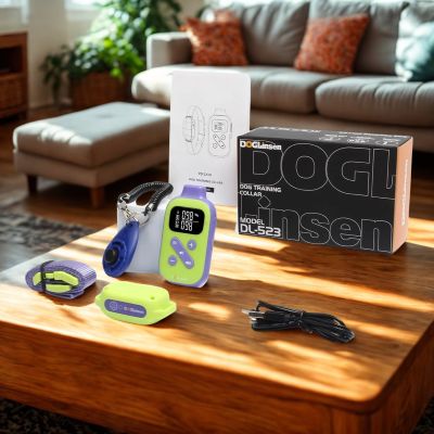 Collier dressage chien Pet Control ensemble de produit sur la table